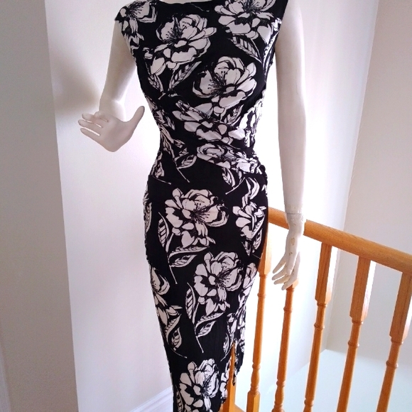 French Connection Shadow Bloom Mono Dress - Picture 2 of 9